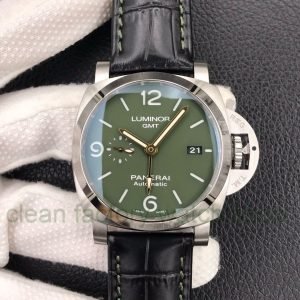 1ceeac73 f7ac 402c 87b8 24e3fd26e970 1 Clean Factory Watch