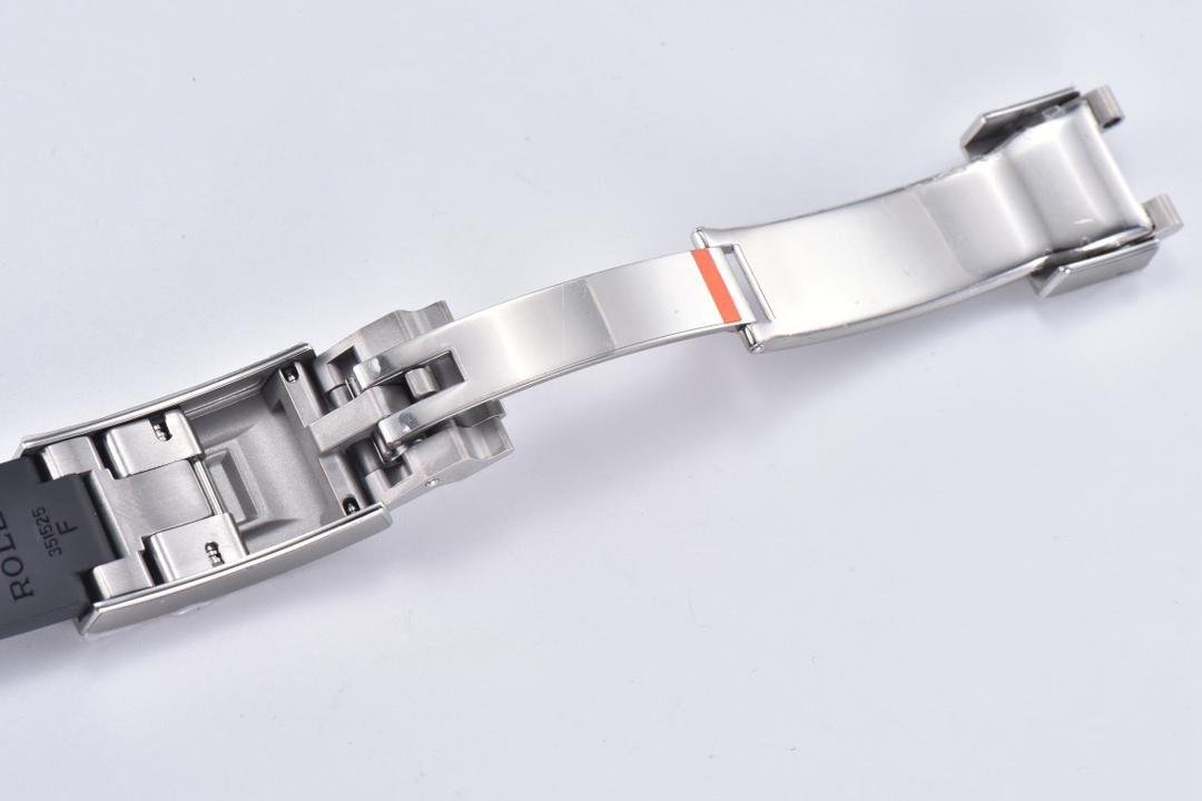 2ff32440-93d8-4a23-9599-e82ea12a2246 2ff32440-93d8-4a23-9599-e82ea12a2246