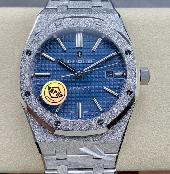 APS Factory Audemars Piguet Royal Oak Frosted Selfwinding 41mm 15410 Blue Dial 1 5dcfe5be 2c57 4dda 8b1b 78066de5d338 Clean Factory Watch
