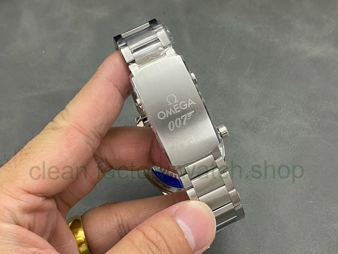 749050da-b487-4a11-903f-8583a6b49689 749050da-b487-4a11-903f-8583a6b49689