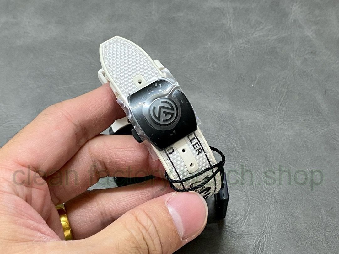 8cf3fddf-a2aa-4735-adb7-7dea4f34ab5c 8cf3fddf-a2aa-4735-adb7-7dea4f34ab5c