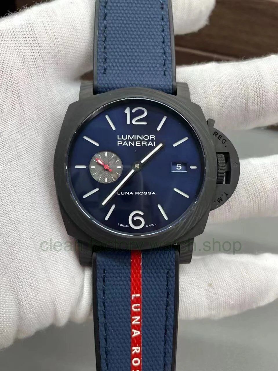 VS Factory Panerai Luminor Luna Rossa PAM01529 44mm Carbon Fiber Rubber Strap Blue Dial 1 9d4a8f5e 442c 42f1 a6b1 905b88d13469 1 Clean Factory Watch