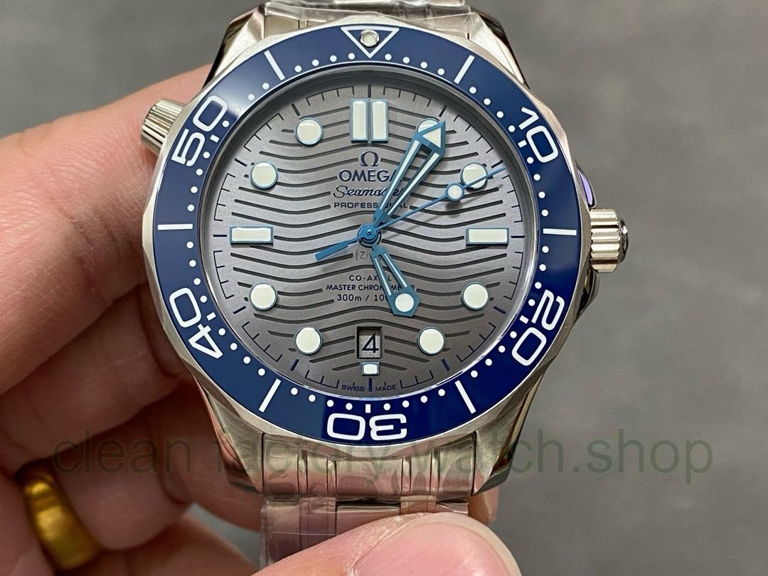 9ee2bf76 71e0 4f79 8905 9ac670558f76 Clean Factory Watch