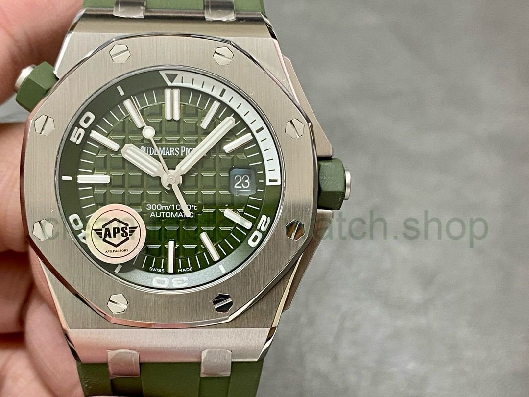 APS Factory Audemars Piguet Royal Oak Selfwinding 42mm 15710 Rubber Strap Green Dial 1 ad1f44ab d110 4d78 a7b3 5e501f29e796 Clean Factory Watch