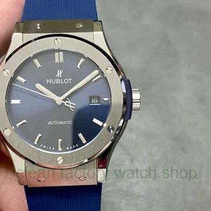 eeaaea05 6647 40c8 be38 f028711ea474 Clean Factory Watch