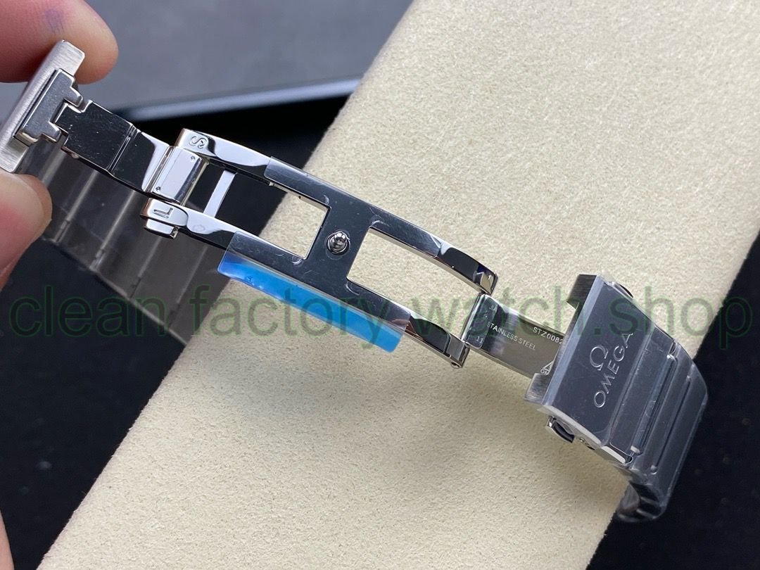 06108564-8d19-4beb-8a9e-c82f50f92373 06108564-8d19-4beb-8a9e-c82f50f92373