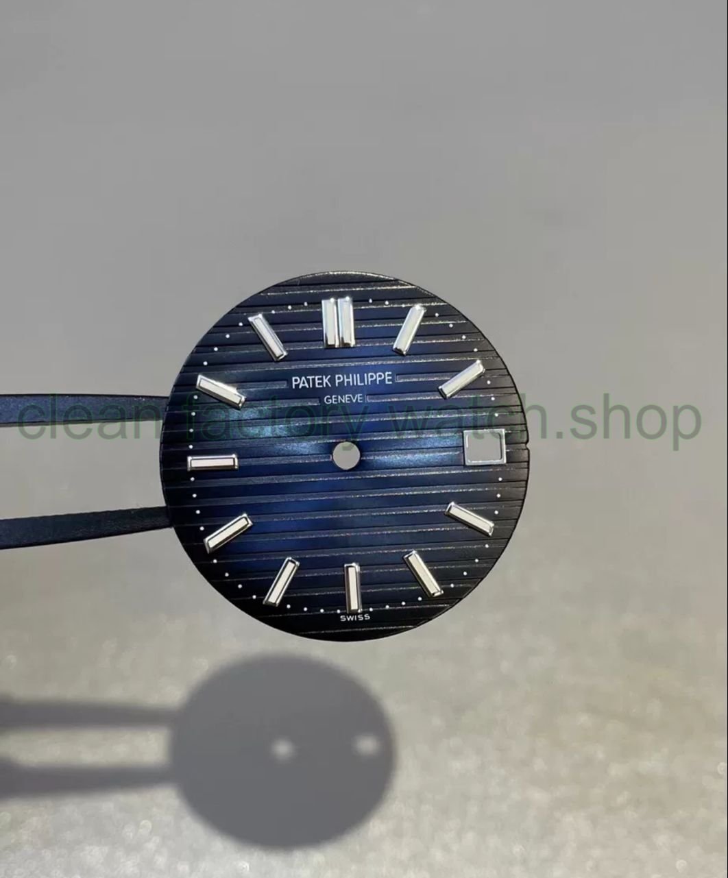 0fa2a9f4 1a55 4fd9 8b2f 71a152274969 1 Clean Factory Watch