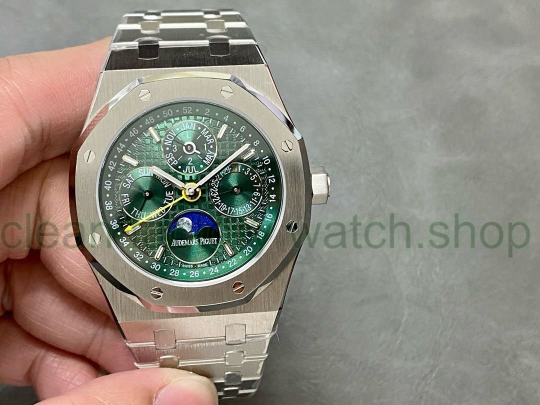 1aa6dd2f d850 40a8 bdea 234d226cd5d4 Clean Factory Watch