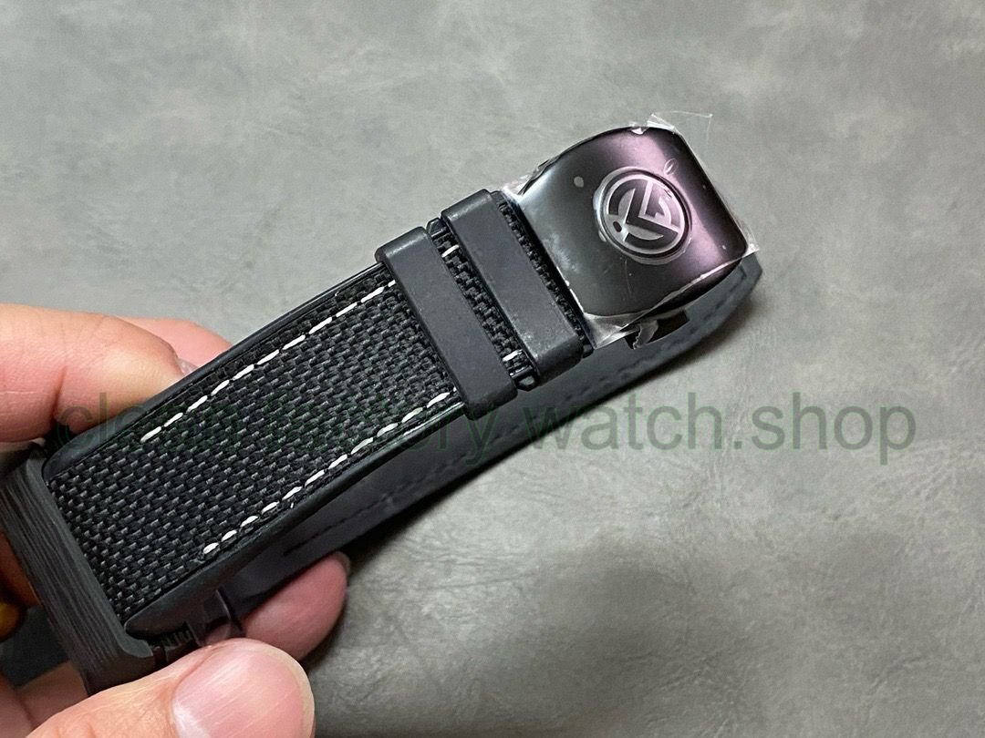 2215f4a3-053f-489f-ae3d-6e09518a2845 2215f4a3-053f-489f-ae3d-6e09518a2845