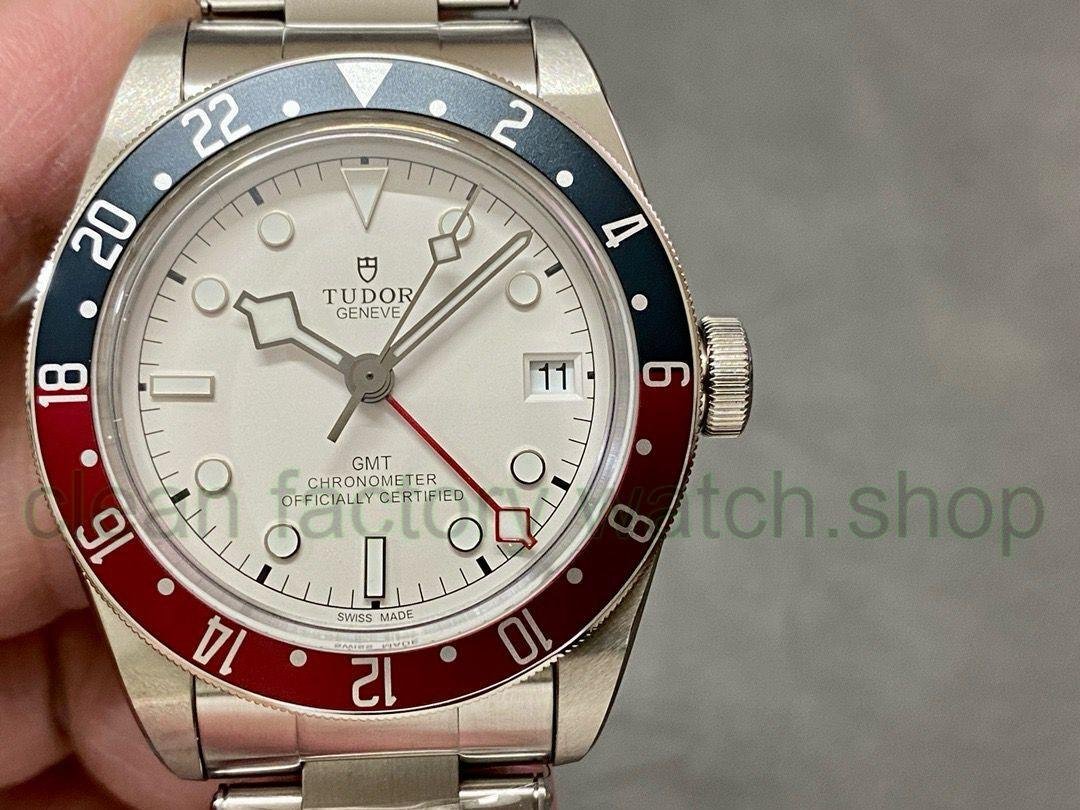 5ba1ceeb c906 45cf 84d2 4162f26ecaf3 Clean Factory Watch