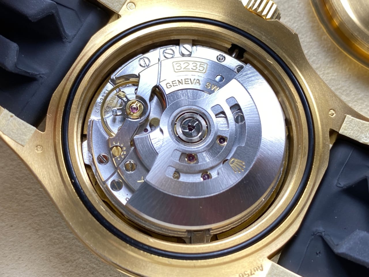 VS Factory Rolex Yacht-Master 42 226658 42mm Yellow Gold Rubber Strap Black Dial (9) VS Factory Rolex Yacht-Master 42 226658 42mm Yellow Gold Rubber Strap Black Dial (9)