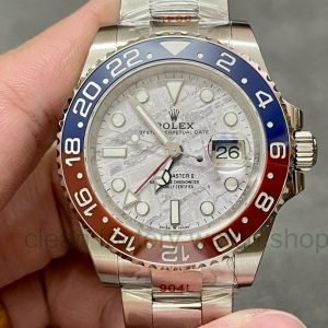 b7f0481a 4701 40c5 b463 869ab50e82a7 Clean Factory Watch