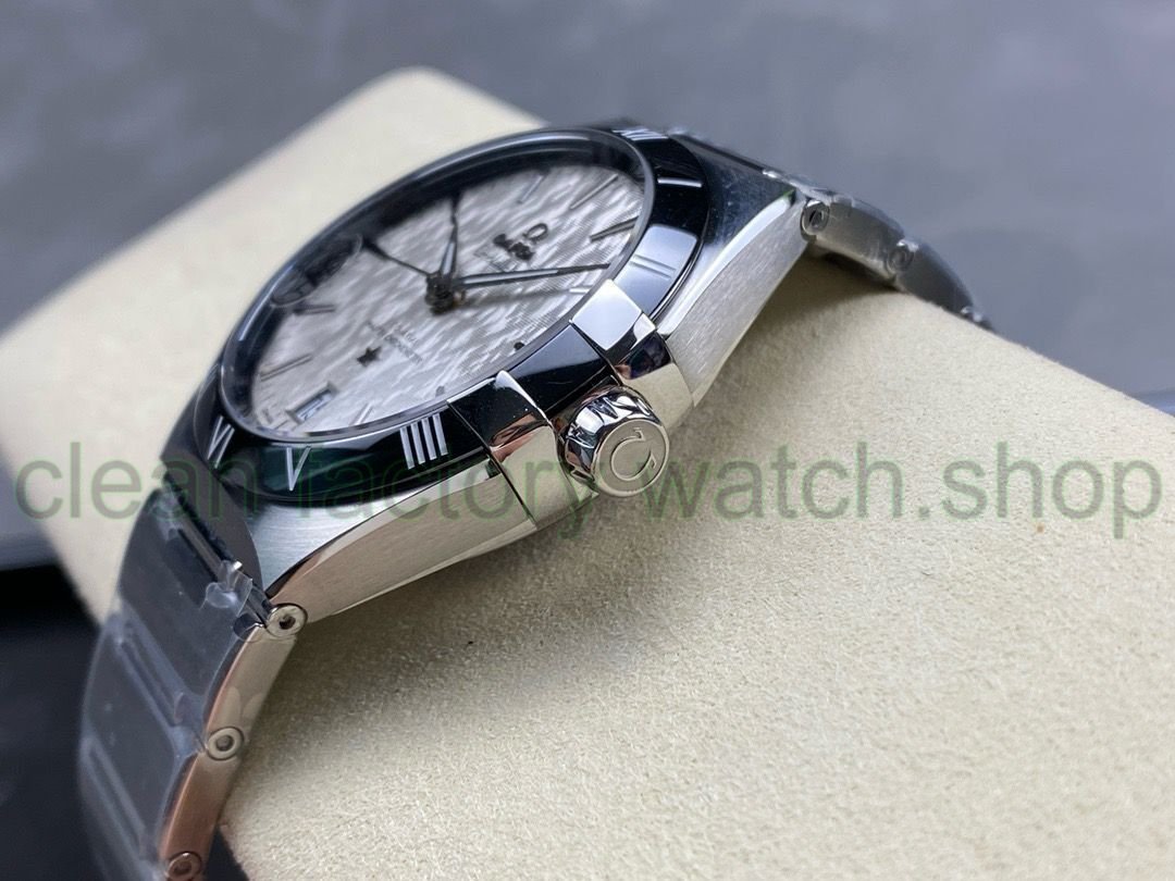 e7db3ff4-fff4-435e-b5b7-94d8d006bc60 e7db3ff4-fff4-435e-b5b7-94d8d006bc60