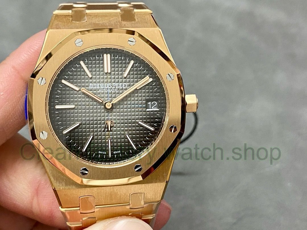 715c6bcf d95a 401c 9257 4c07550698fc Clean Factory Watch