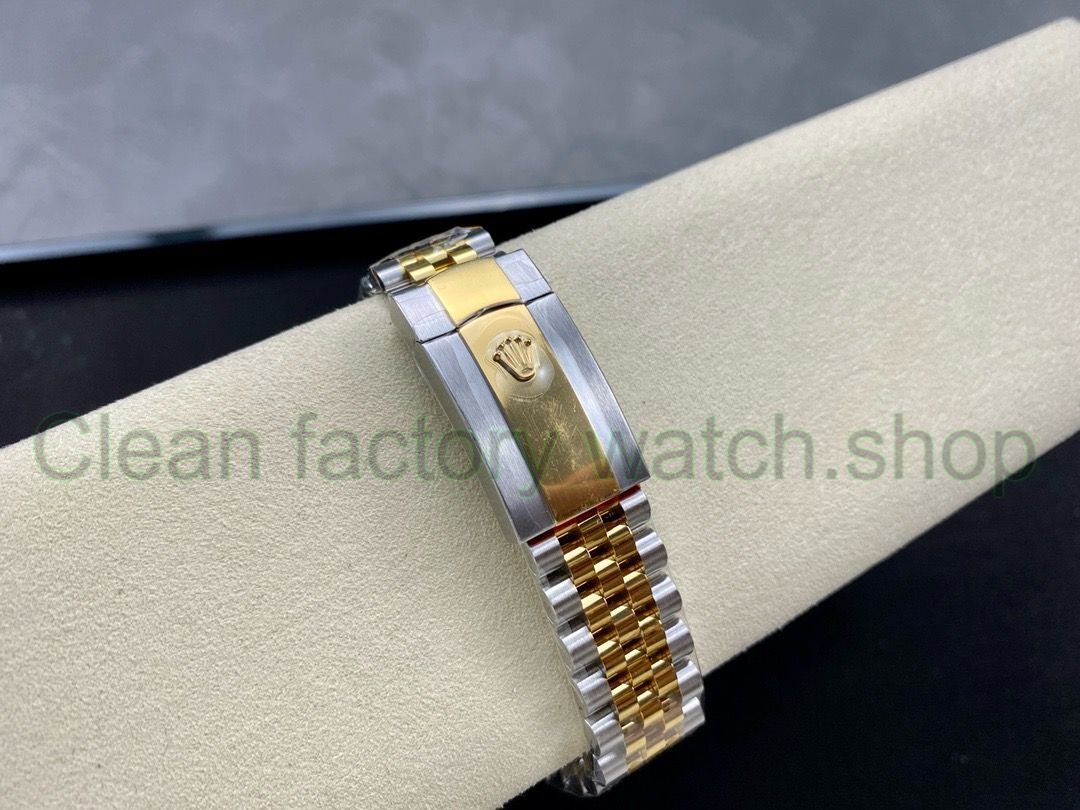 82a75005-3448-40eb-a0bc-23369d983e01 82a75005-3448-40eb-a0bc-23369d983e01