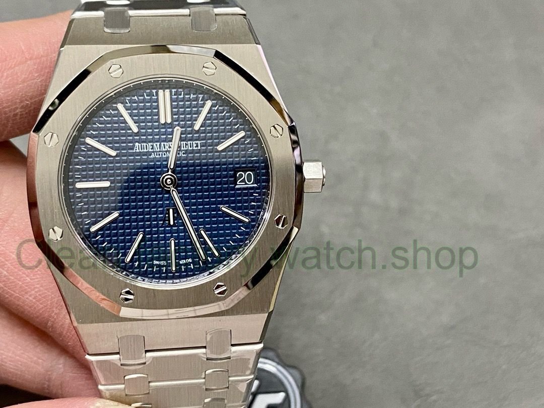 97d0e9a5 c51a 4e3c 82c3 af251ad9c70b Clean Factory Watch