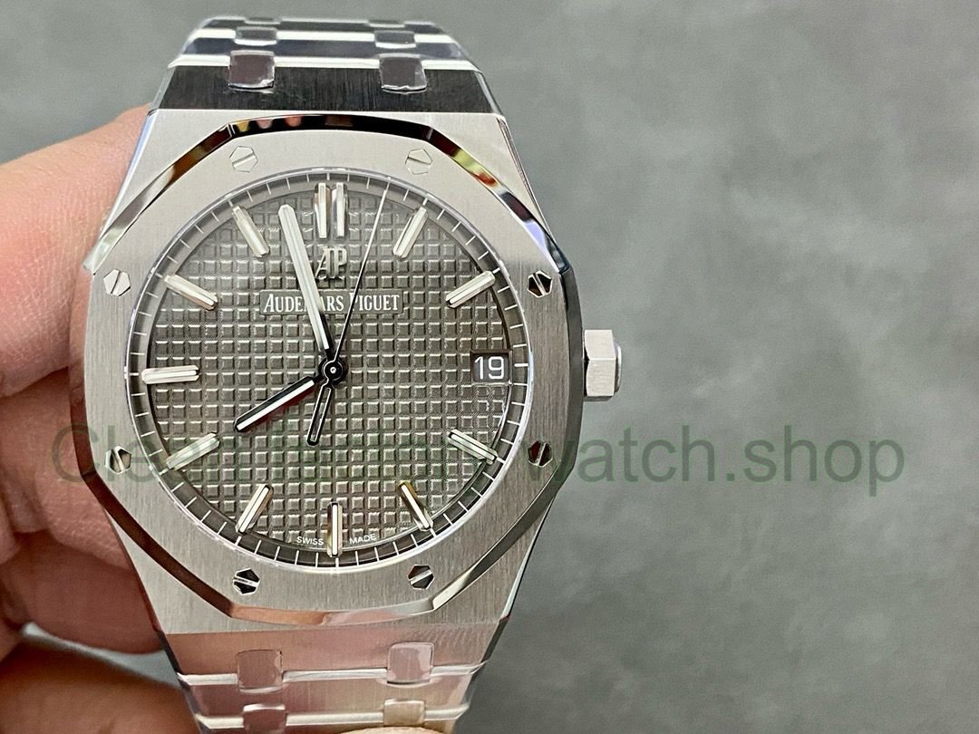 ZF Factory Audemars Piguet Royal Oak 15500ST.OO.1220ST.02 41mm Full Steel Grey Dial 1 b56c8261 be75 4b19 8356 5c5e58861ab9 Clean Factory Watch