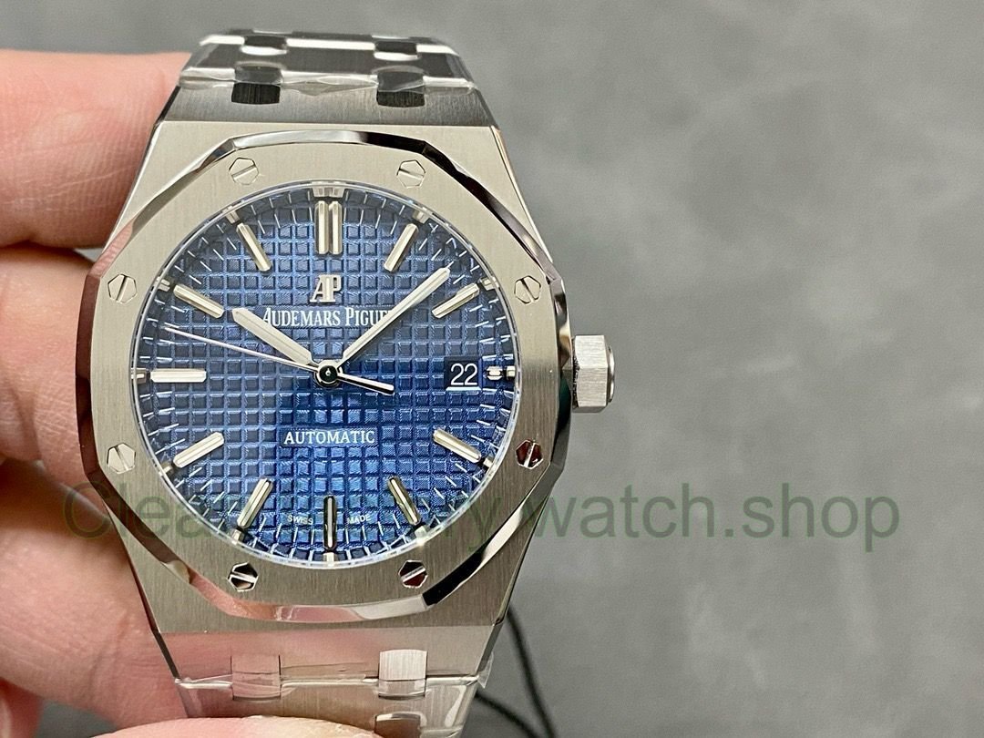 db4de40c f37b 45d6 b428 59cb3e7a8ed7 Clean Factory Watch