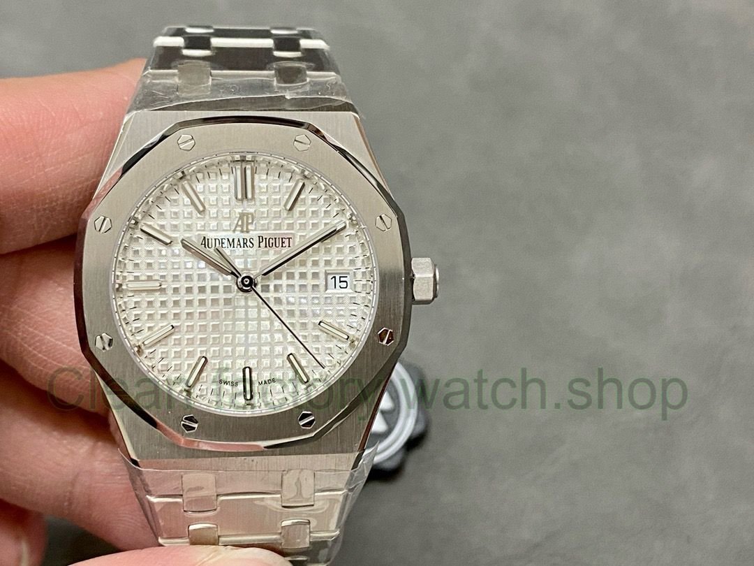 e5a6c01b f572 46ca a07f 30d4b3f8fd90 Clean Factory Watch