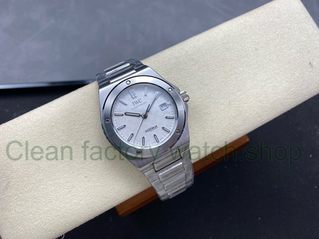 f7f02ea6-66e8-4c61-8658-9a396d101801 f7f02ea6-66e8-4c61-8658-9a396d101801