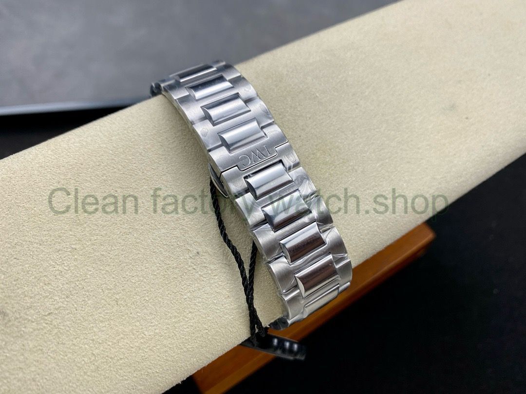 ab705a05-87a8-483f-a3dc-f2396e517391 ab705a05-87a8-483f-a3dc-f2396e517391