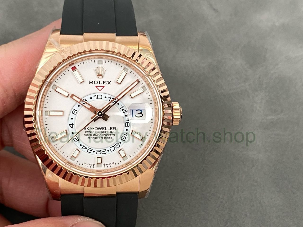 0d8c087f 0537 43c8 b7de 3b37310b8d76 Clean Factory Watch