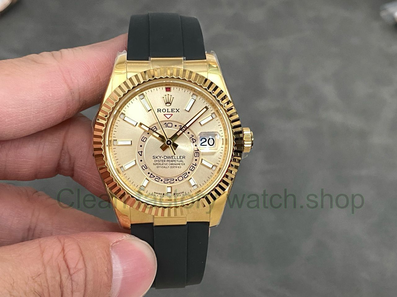 8cc11977 8330 4918 bd29 0c6a3ccd142d Clean Factory Watch