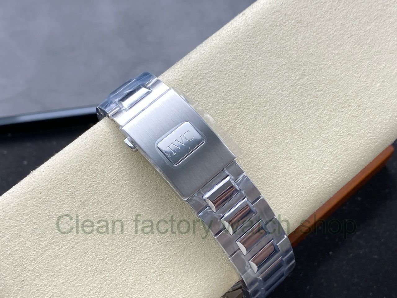 d742be2e-3ba8-4a43-9979-e9ede8ac1367 d742be2e-3ba8-4a43-9979-e9ede8ac1367