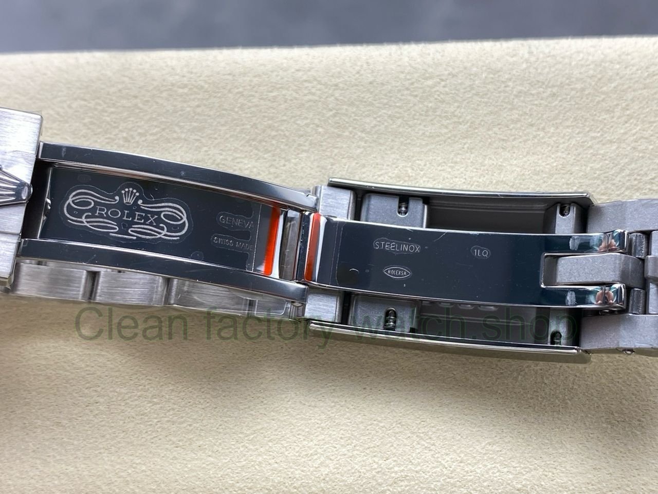 e3316748-f5dd-44b7-880e-a885d24bc884 e3316748-f5dd-44b7-880e-a885d24bc884