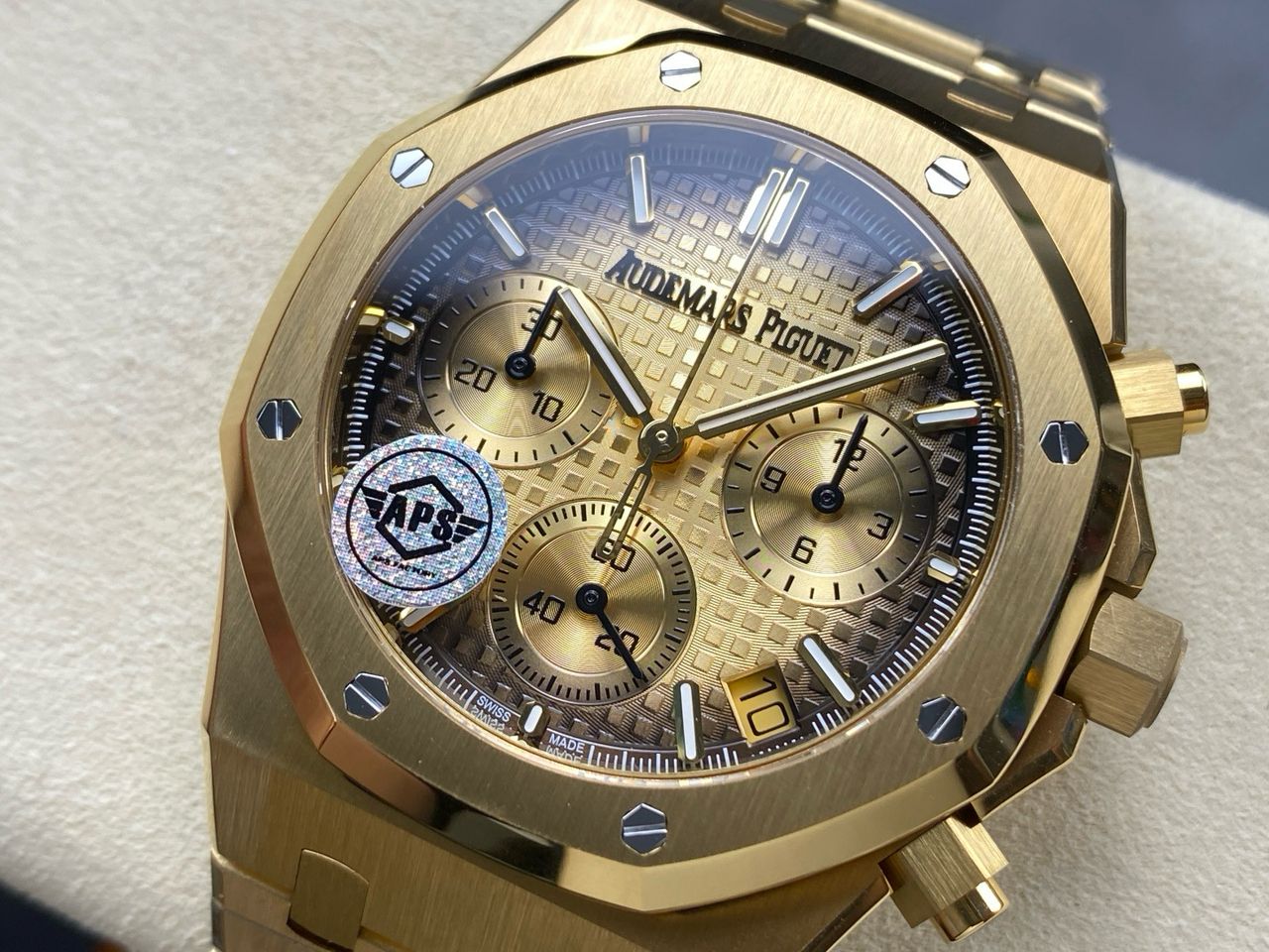 APS Factory Audemars Piguet Royal Oak Chronograph 26240BA.OO.1320BA.02 41mm Full Yellow Gold Gradient Yellow Gold Dial (1) APS Factory Audemars Piguet Royal Oak Chronograph 26240BA.OO.1320BA.02 41mm Full Yellow Gold Gradient Yellow Gold Dial (1)