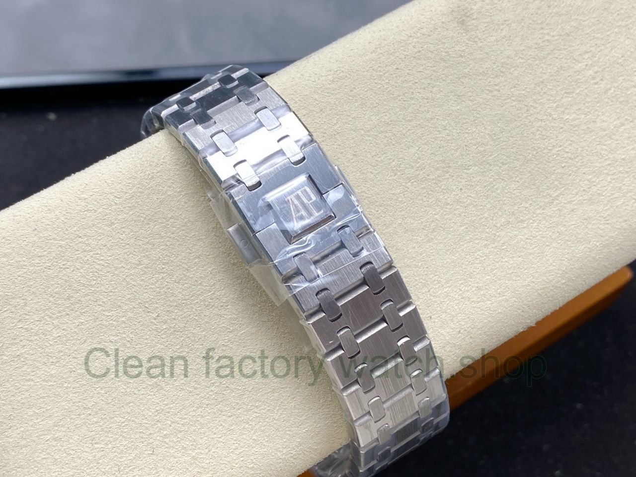 TW Factory Audemars Piguet Royal Oak 26591IP.OO.1252IP 42mm Full Steel Black Red Dial (10) TW Factory Audemars Piguet Royal Oak 26591IP.OO.1252IP 42mm Full Steel Black Red Dial (10)