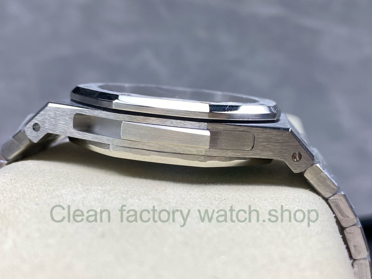 TW Factory Audemars Piguet Royal Oak 26591IP.OO.1252IP 42mm Full Steel Black Red Dial (3) TW Factory Audemars Piguet Royal Oak 26591IP.OO.1252IP 42mm Full Steel Black Red Dial (3)