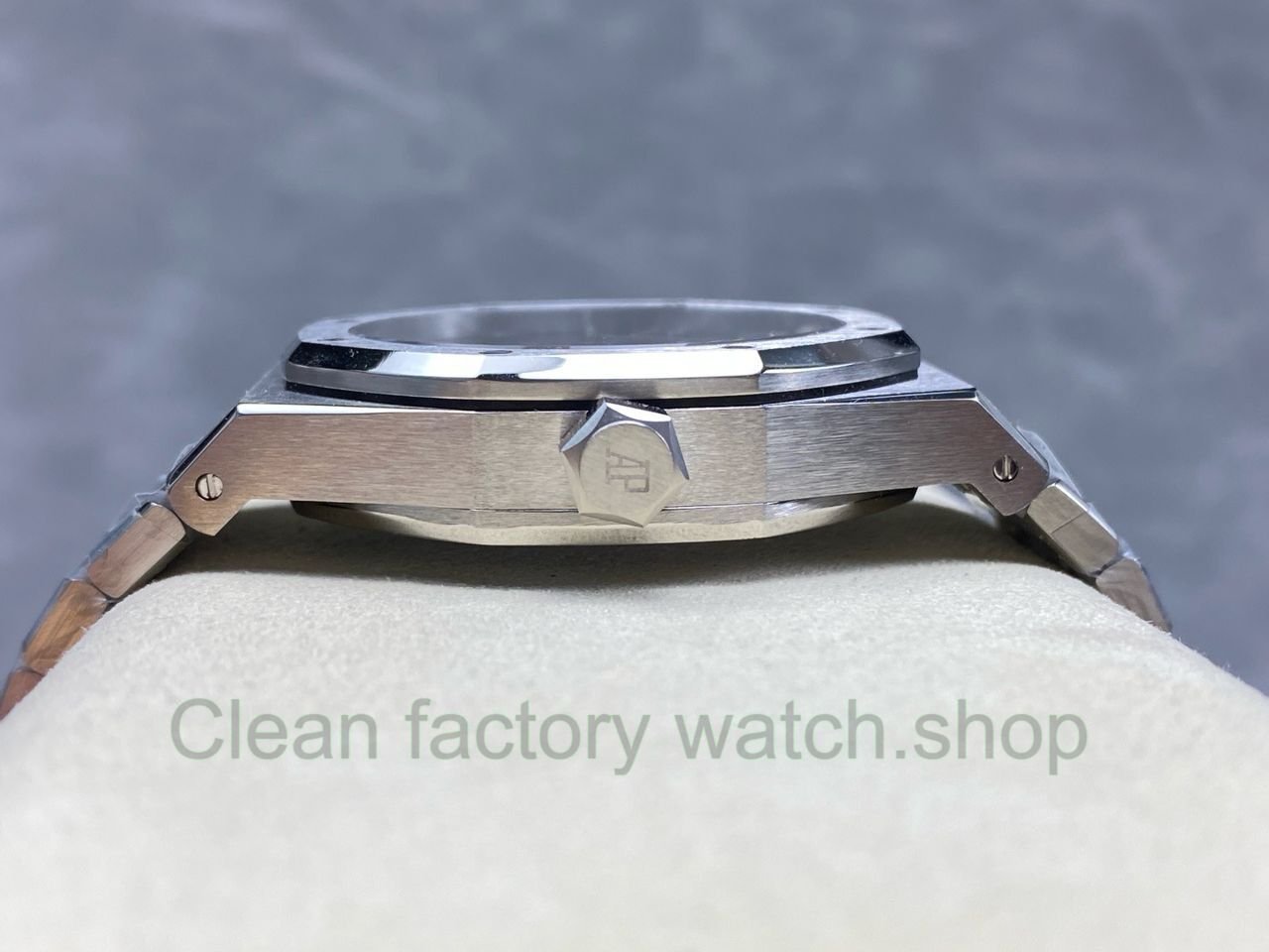 TW Factory Audemars Piguet Royal Oak 26591IP.OO.1252IP 42mm Full Steel Black Red Dial (9) TW Factory Audemars Piguet Royal Oak 26591IP.OO.1252IP 42mm Full Steel Black Red Dial (9)