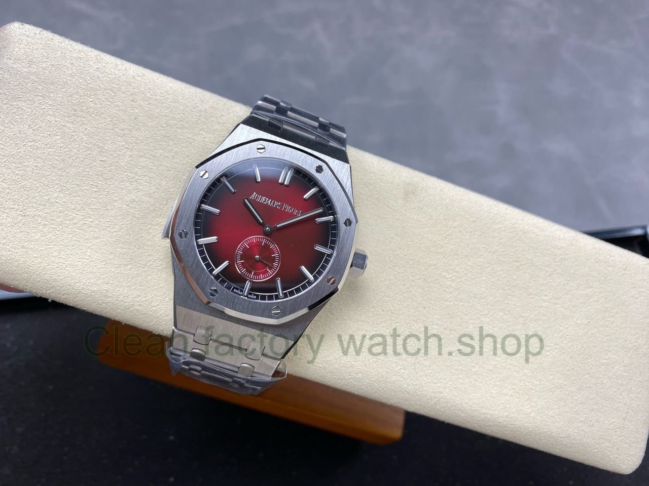 TW Factory Audemars Piguet Royal Oak 26591IP.OO.1252IP.01 42mm Full Steel Gradient Red Dial (2) TW Factory Audemars Piguet Royal Oak 26591IP.OO.1252IP.01 42mm Full Steel Gradient Red Dial (2)