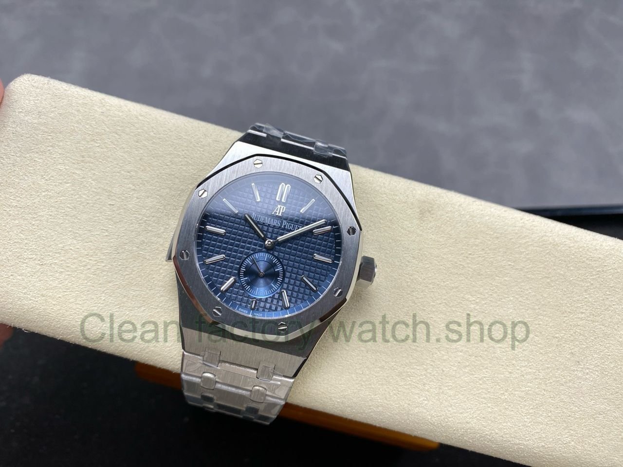 TW Factory Audemars Piguet Royal Oak 26591TI.OO.1252TI.01 42mm Full Steel Blue Dial (4) TW Factory Audemars Piguet Royal Oak 26591TI.OO.1252TI.01 42mm Full Steel Blue Dial (4)