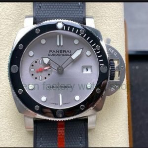 VS Factory Panerai PAM01681 Submersible QuarantaQuattro Luna Rossa 37th Americas Cup 4 5 Clean Factory Watch