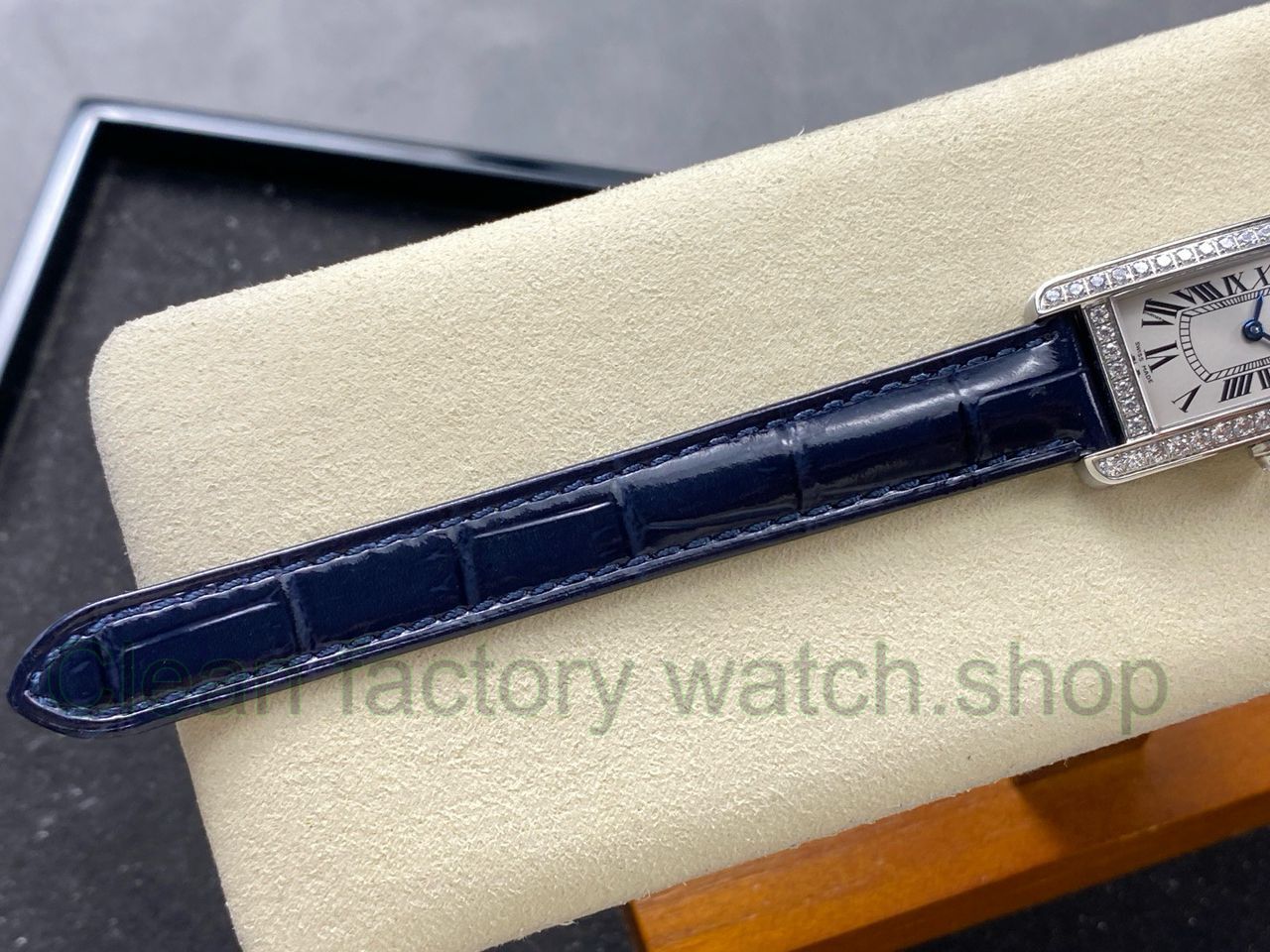 8848 Factory Cartier Tank Américaine 19mm Diamond Bezel Roman Numerals Silver Dial (17) 8848 Factory Cartier Tank Américaine 19mm Diamond Bezel Roman Numerals Silver Dial (17)