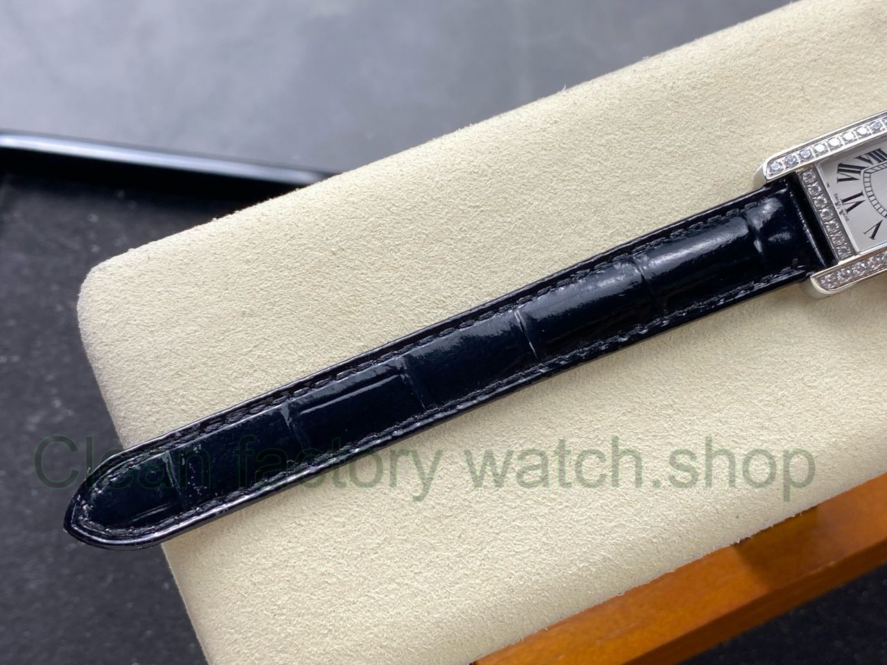 8848 Factory Cartier Tank Américaine 19mm Diamond Roman Numerals Silver Dial (17) 8848 Factory Cartier Tank Américaine 19mm Diamond Roman Numerals Silver Dial (17)