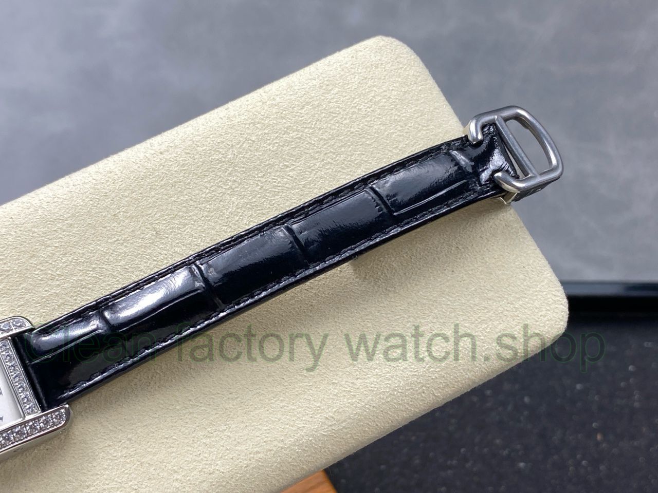 8848 Factory Cartier Tank Américaine 19mm Diamond Roman Numerals Silver Dial (18) 8848 Factory Cartier Tank Américaine 19mm Diamond Roman Numerals Silver Dial (18)