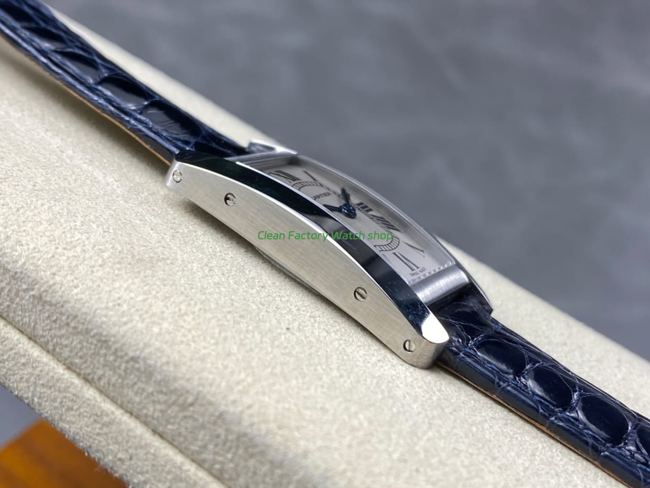 8848 Factory Cartier Tank Américaine 19mm W2601956 Crocodile leather Roman Numerals Silver Dial (4) 8848 Factory Cartier Tank Américaine 19mm W2601956 Crocodile leather Roman Numerals Silver Dial (4)