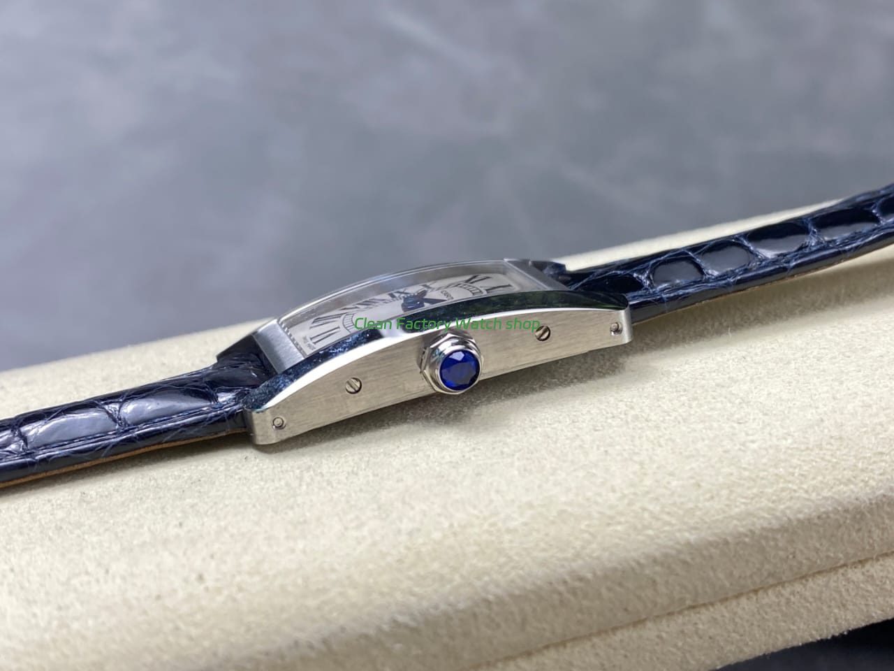 8848 Factory Cartier Tank Américaine 19mm W2601956 Crocodile leather Roman Numerals Silver Dial (5) 8848 Factory Cartier Tank Américaine 19mm W2601956 Crocodile leather Roman Numerals Silver Dial (5)