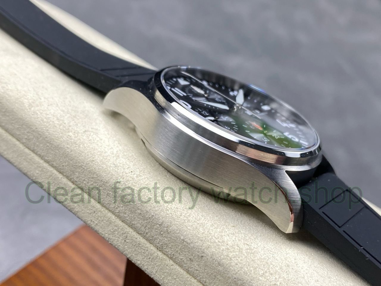 BLS Factory IWC Pilot Chronograph IW388111 41mm Arabic Numerals Black Dial (4) BLS Factory IWC Pilot Chronograph IW388111 41mm Arabic Numerals Black Dial (4)