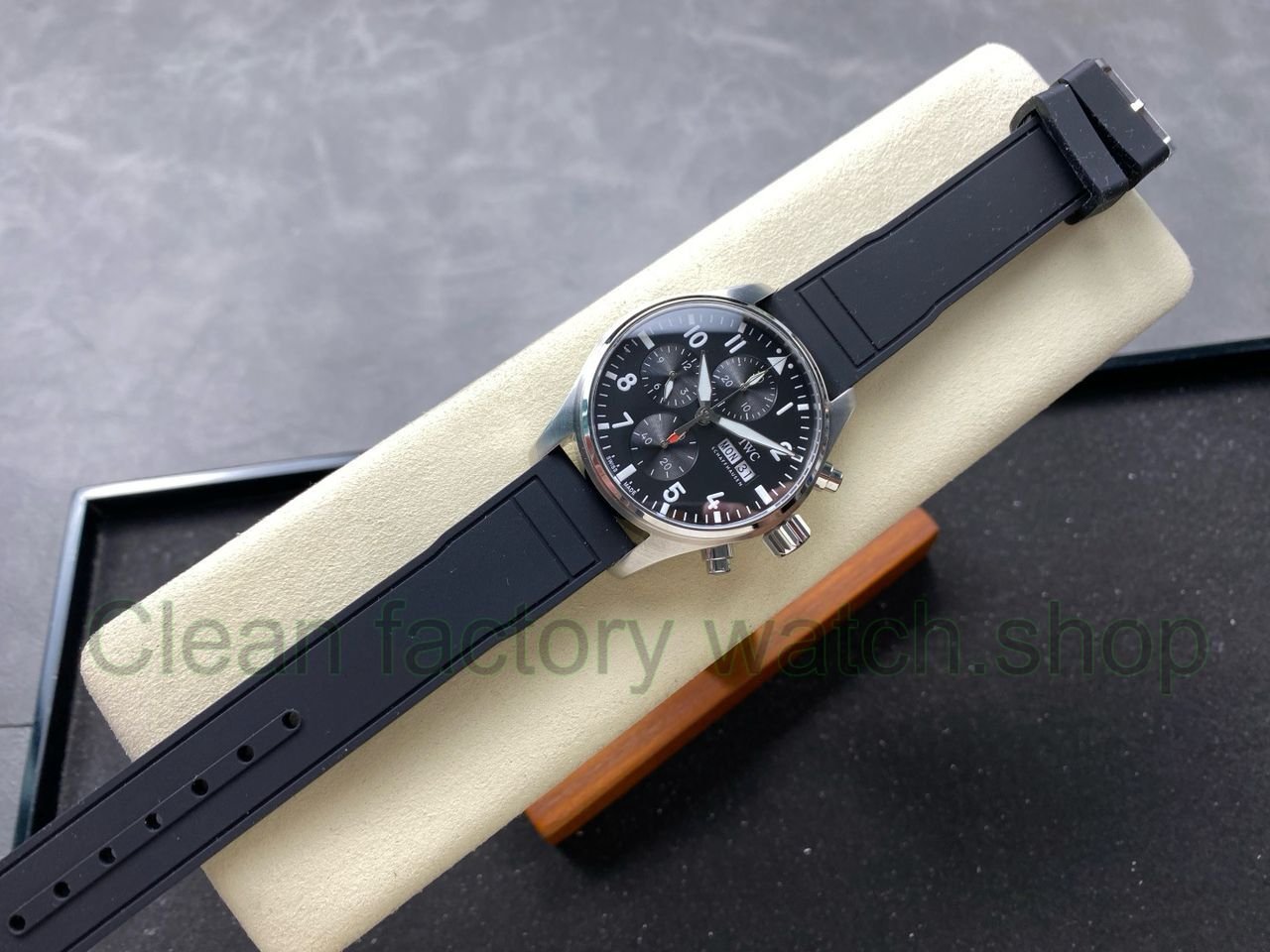 BLS Factory IWC Pilot Chronograph IW388111 41mm Arabic Numerals Black Dial (7) BLS Factory IWC Pilot Chronograph IW388111 41mm Arabic Numerals Black Dial (7)