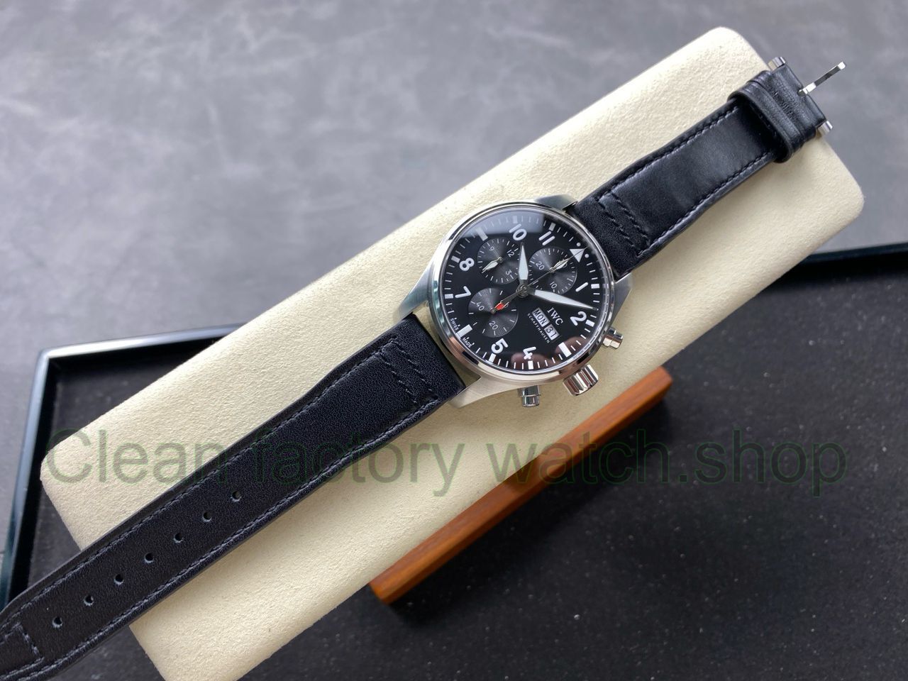 BLS Factory IWC Pilot Chronograph IW388111 41mm Leather Strap Arabic Numerals Black Dial (3) BLS Factory IWC Pilot Chronograph IW388111 41mm Leather Strap Arabic Numerals Black Dial (3)
