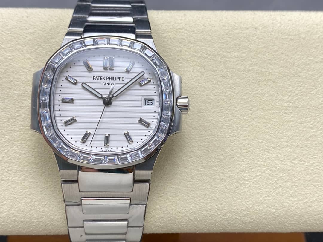 GR Factory Patek Philippe Emerald Nautilus 5711110P 010 35.2mm Full Platinum White Dial 1 Clean Factory Watch