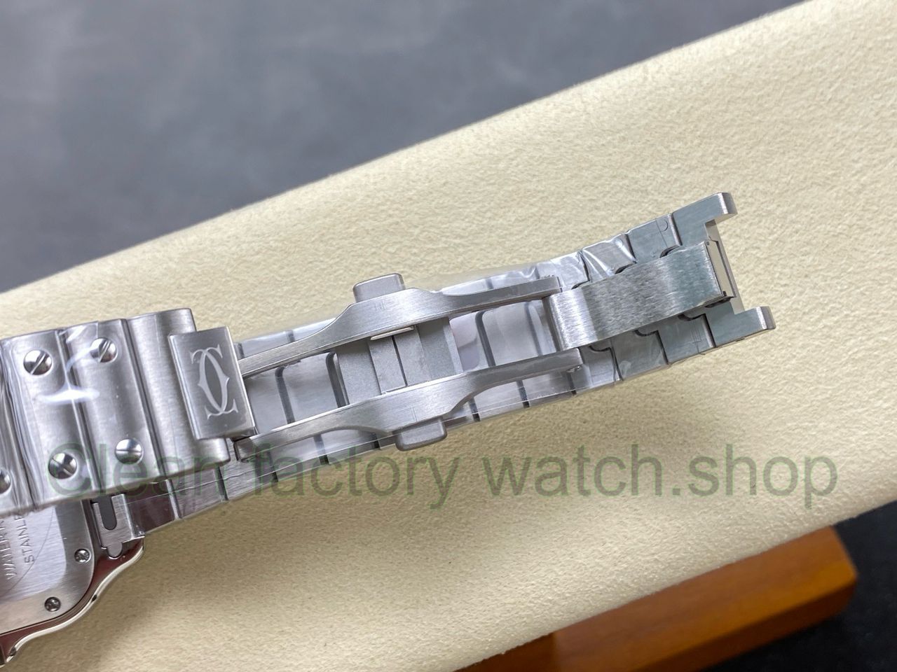 J12 Factory Cartier Santos WSSA0063 39.8mm Roman Numerals Blue Dial (15) J12 Factory Cartier Santos WSSA0063 39.8mm Roman Numerals Blue Dial (15)