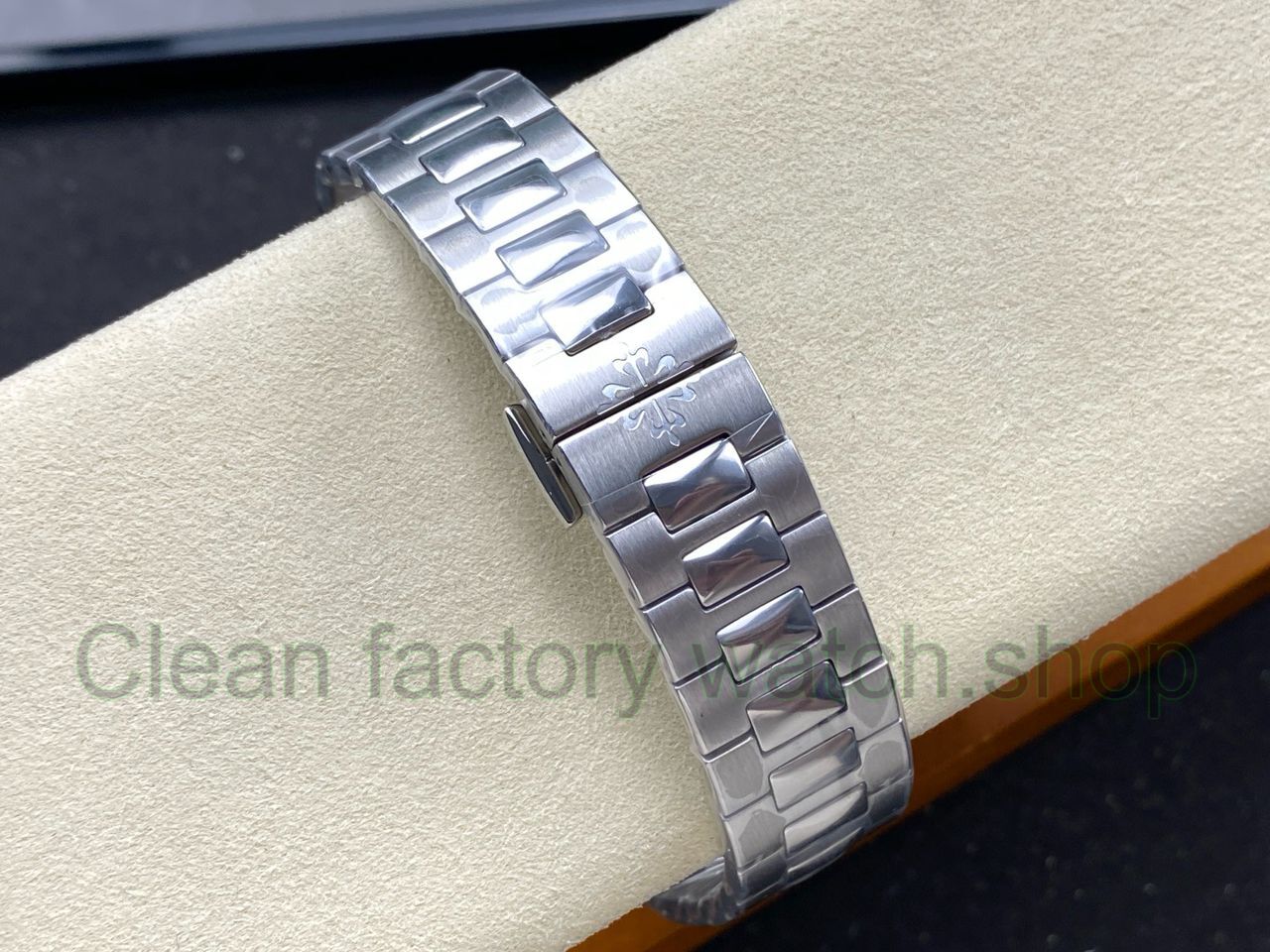 PP+ Factory Patek Philippe Cubitus 58211A-001 45mm Green Dial (6) PP+ Factory Patek Philippe Cubitus 58211A-001 45mm Green Dial (6)