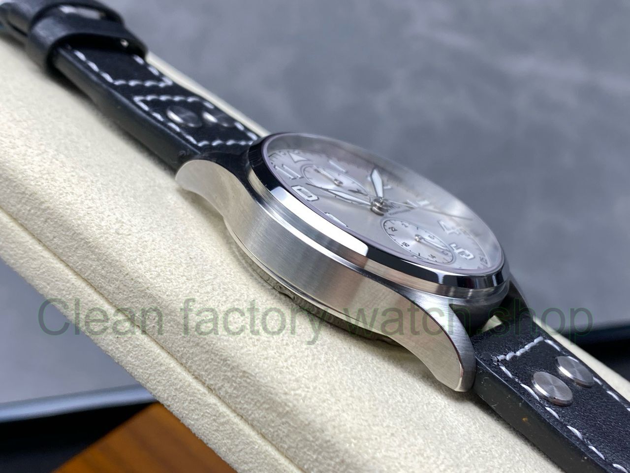 TW Factory IWC Big Pilot 46mm Arabic Numerals Silvery White Dial (5) TW Factory IWC Big Pilot 46mm Arabic Numerals Silvery White Dial (5)