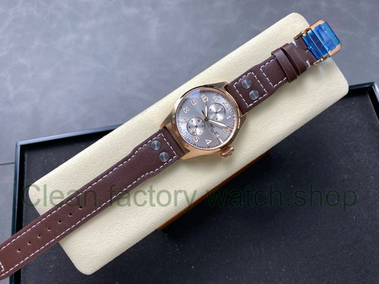 TW Factory IWC Big Pilot 46mm Rose Gold Arabic Numerals Silver Dial (4) TW Factory IWC Big Pilot 46mm Rose Gold Arabic Numerals Silver Dial (4)