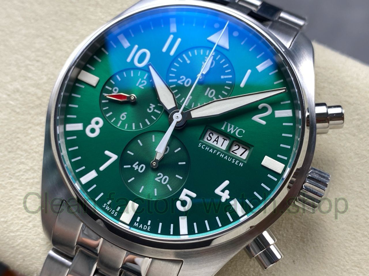 TW Factory IWC Pilot Chronograph IW377726 43mm Arabic Numerals Green Dial (4) TW Factory IWC Pilot Chronograph IW377726 43mm Arabic Numerals Green Dial (4)